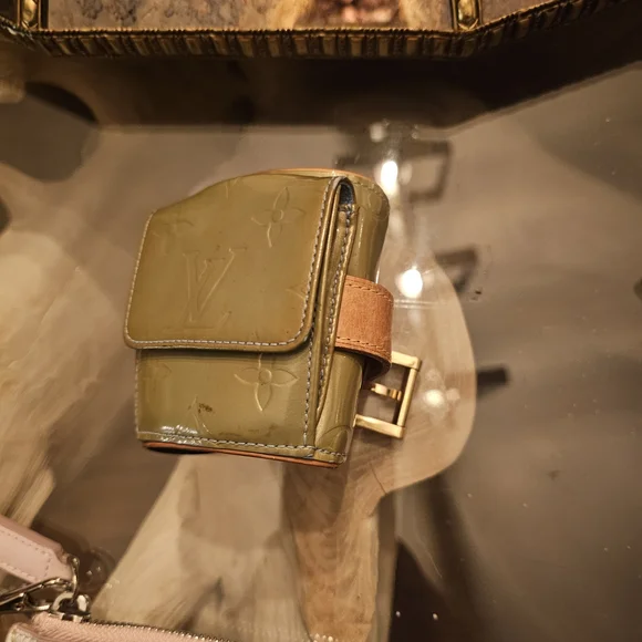 Louis Vuitton Olive and Tan Wristlet - Picture 2 of 16